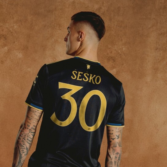 8500万欧神锋！官方：塞斯科身披曼联30号征战新赛季