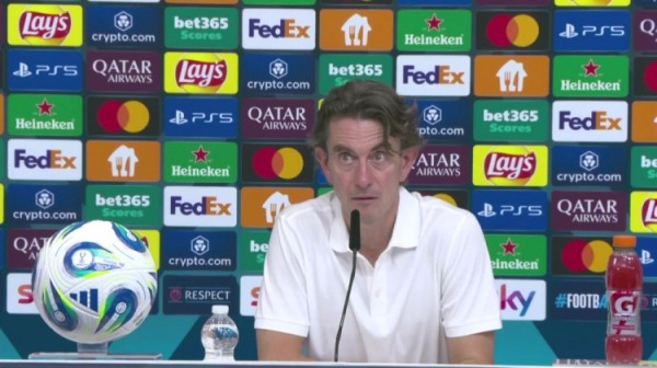 弗兰克：我们有80多分钟都掌控比赛，点球大战就像抛硬币胜负难料