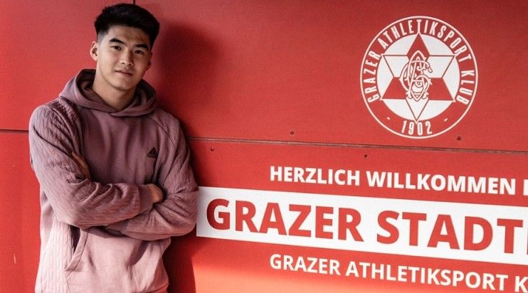 目前身价20万欧元！德转：刘邵子洋自由转会加盟拜仁二队