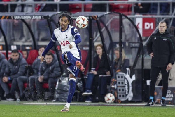 TA：热刺接近敲定斯宾塞续约，希望改善待遇确保留住球员