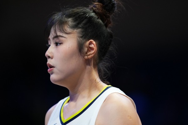 李月汝谈20分生涯新高：就是做好每一件小事情 感谢队友为我加油