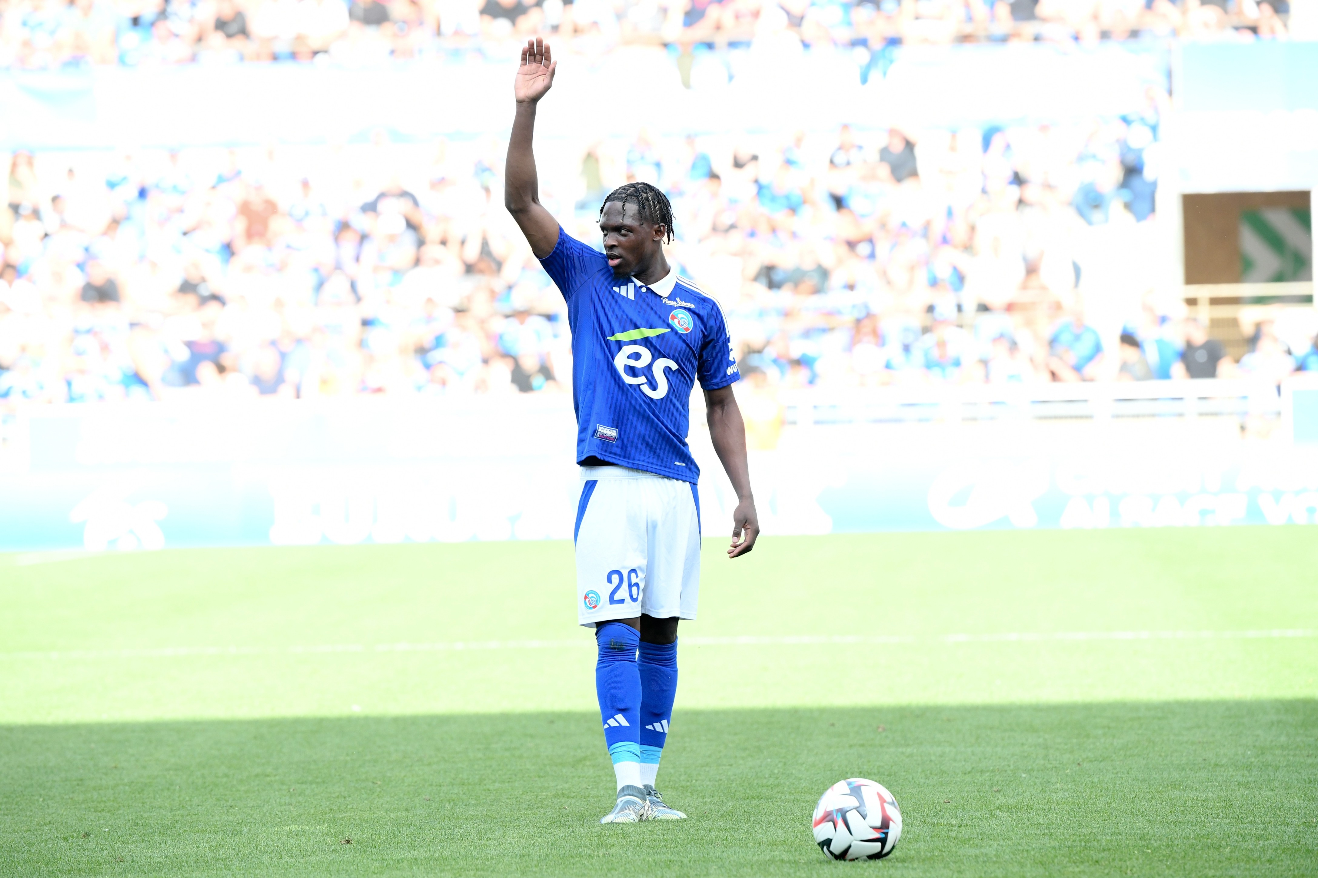 记者：诺丁汉森林接近签下斯特拉斯堡22岁边锋巴卡瓦